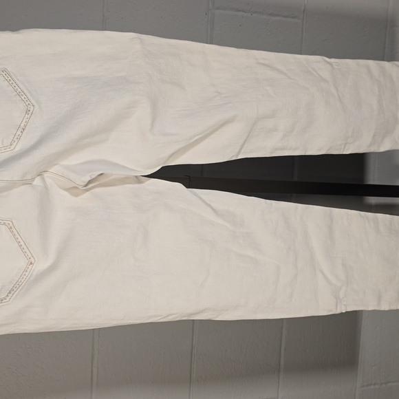 White jeans - Picture 6 of 10